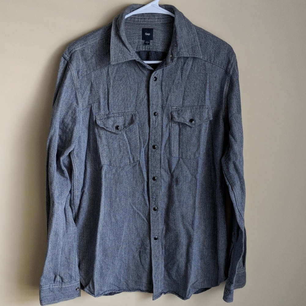 *Final Chance* GAP | medium mens snap up shirt